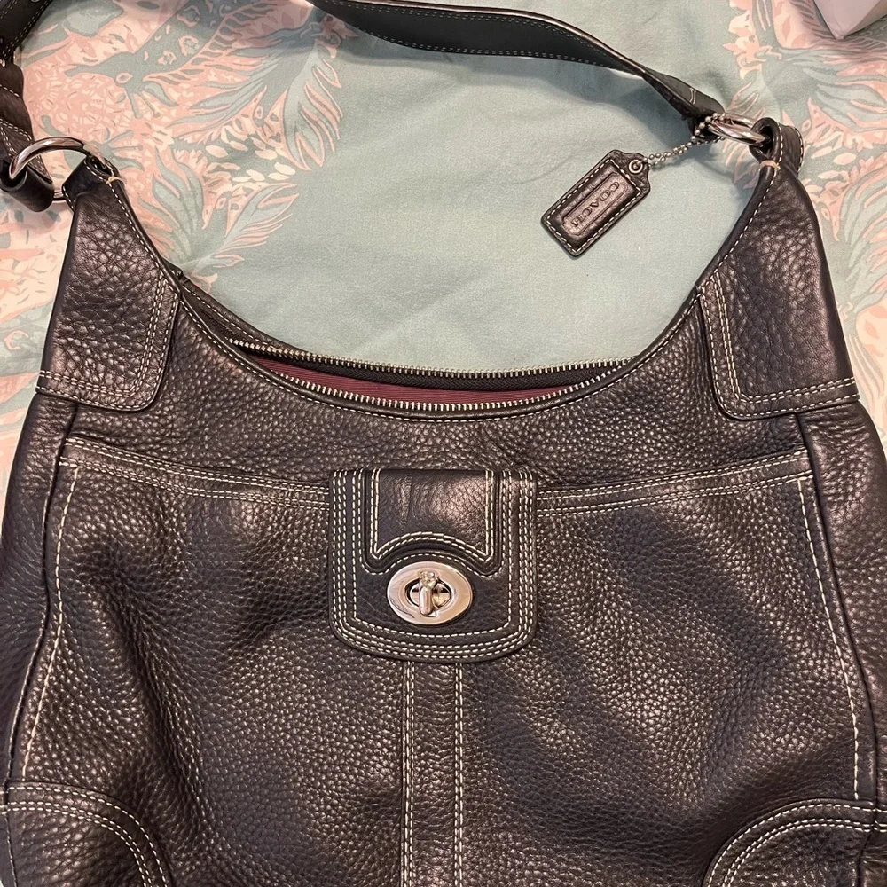 Coach Black Pebbled Leather Shoulder Bag with Turnlock Closure - Picture 1 of 3